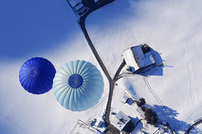 sneeuw berg luchtballon