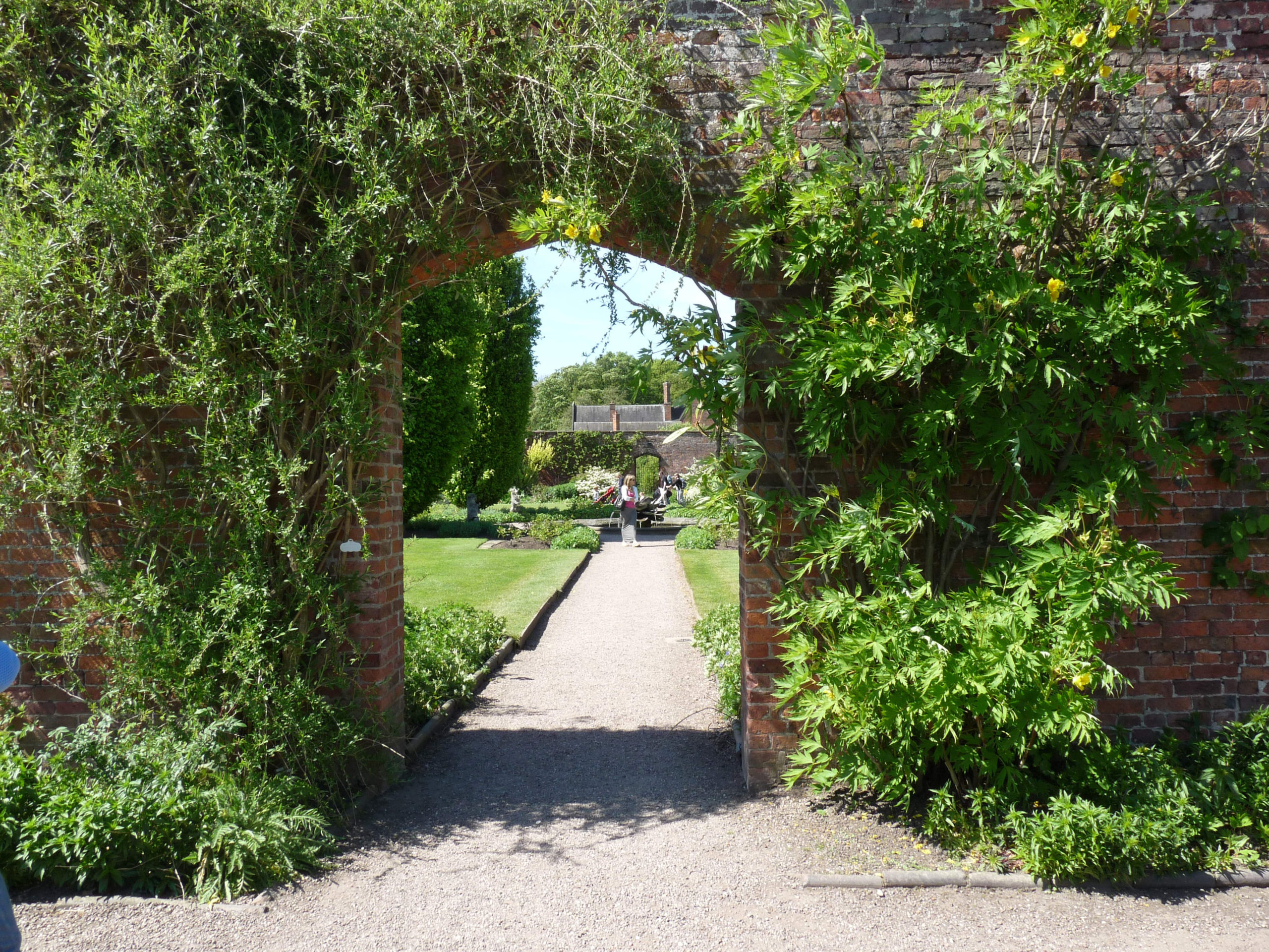 Inspiratie opdoen voor in de tuin? Bekijk online de mooiste lentetuinen van het Engelse graafschap Kent - bijgenaamd ‘the garden of England’.