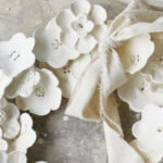 bloemenkrans van klei